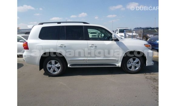 Buy Import Toyota Land Cruiser White Car in Import - Dubai in Antigua Buy Import Toyota Land Cruiser White Car in Import - Dubai in Antigua