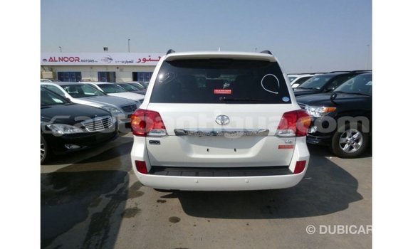 Buy Import Toyota Land Cruiser White Car in Import - Dubai in Antigua Buy Import Toyota Land Cruiser White Car in Import - Dubai in Antigua