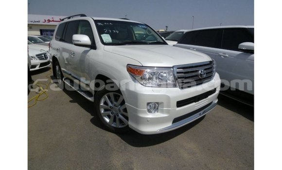 Buy Import Toyota Land Cruiser White Car in Import - Dubai in Antigua Buy Import Toyota Land Cruiser White Car in Import - Dubai in Antigua