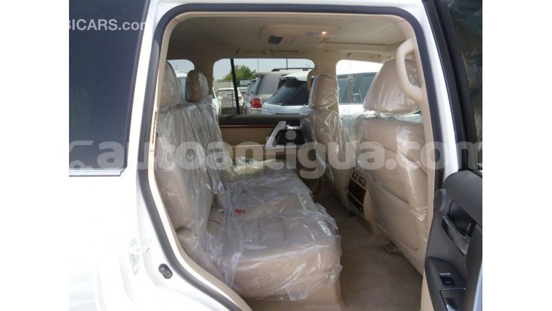Big with watermark toyota land cruiser antigua import dubai 2305