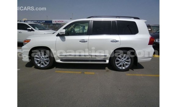 Buy Import Toyota Land Cruiser White Car in Import - Dubai in Antigua Buy Import Toyota Land Cruiser White Car in Import - Dubai in Antigua
