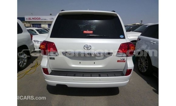 Buy Import Toyota Land Cruiser White Car in Import - Dubai in Antigua Buy Import Toyota Land Cruiser White Car in Import - Dubai in Antigua
