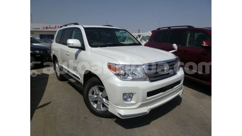 Big with watermark toyota land cruiser antigua import dubai 2307