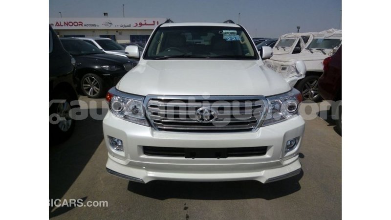 Big with watermark toyota land cruiser antigua import dubai 2307