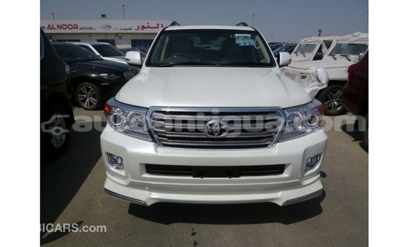 Buy Import Toyota Land Cruiser White Car in Import - Dubai in Antigua Buy Import Toyota Land Cruiser White Car in Import - Dubai in Antigua