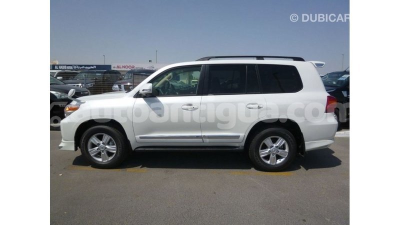 Big with watermark toyota land cruiser antigua import dubai 2307