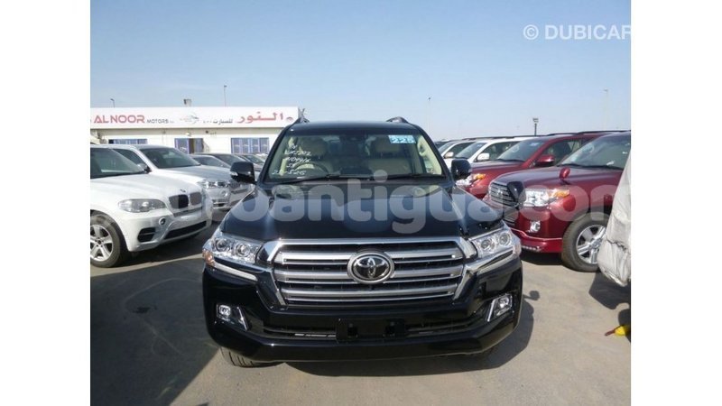 Big with watermark toyota land cruiser antigua import dubai 2308