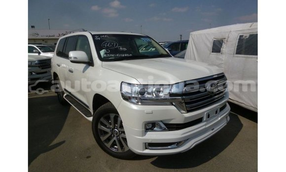 Buy Import Toyota Land Cruiser White Car in Import - Dubai in Antigua Buy Import Toyota Land Cruiser White Car in Import - Dubai in Antigua