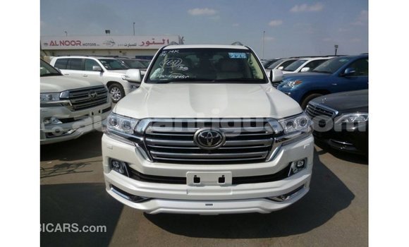 Buy Import Toyota Land Cruiser White Car in Import - Dubai in Antigua Buy Import Toyota Land Cruiser White Car in Import - Dubai in Antigua