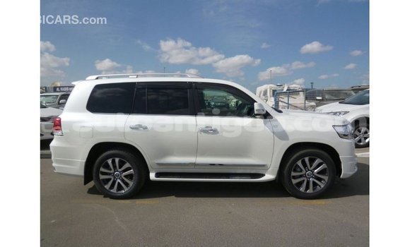 Buy Import Toyota Land Cruiser White Car in Import - Dubai in Antigua Buy Import Toyota Land Cruiser White Car in Import - Dubai in Antigua