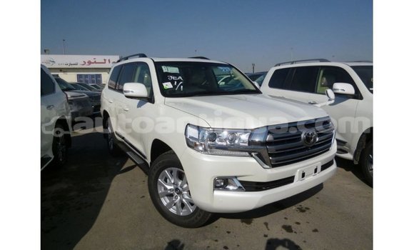 Buy Import Toyota Land Cruiser White Car in Import - Dubai in Antigua Buy Import Toyota Land Cruiser White Car in Import - Dubai in Antigua