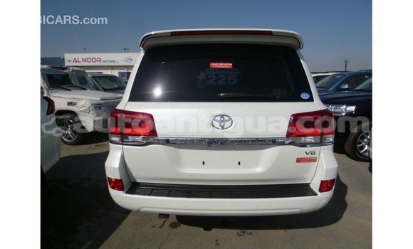Buy Import Toyota Land Cruiser White Car in Import - Dubai in Antigua Buy Import Toyota Land Cruiser White Car in Import - Dubai in Antigua
