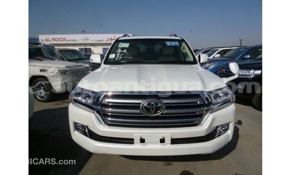 Buy Import Toyota Land Cruiser White Car in Import - Dubai in Antigua Buy Import Toyota Land Cruiser White Car in Import - Dubai in Antigua