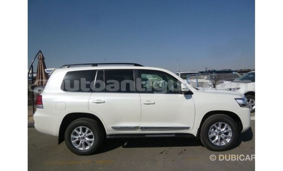 Buy Import Toyota Land Cruiser White Car in Import - Dubai in Antigua Buy Import Toyota Land Cruiser White Car in Import - Dubai in Antigua
