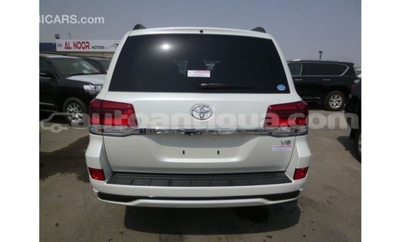 Buy Import Toyota Land Cruiser White Car in Import - Dubai in Antigua Buy Import Toyota Land Cruiser White Car in Import - Dubai in Antigua