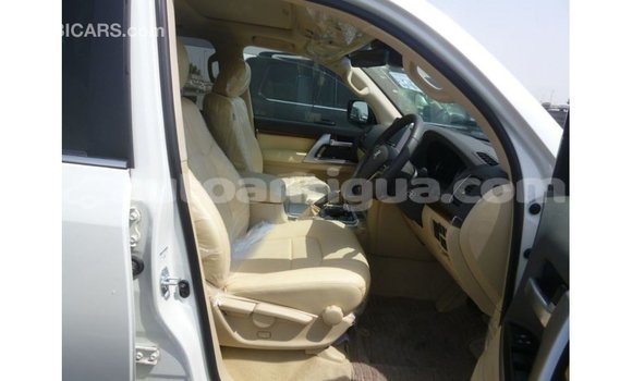 Buy Import Toyota Land Cruiser White Car in Import - Dubai in Antigua Buy Import Toyota Land Cruiser White Car in Import - Dubai in Antigua