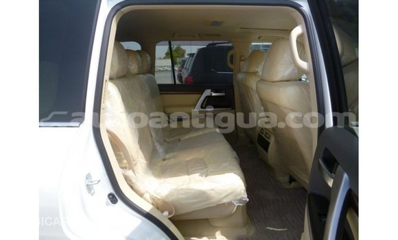 Buy Import Toyota Land Cruiser White Car in Import - Dubai in Antigua Buy Import Toyota Land Cruiser White Car in Import - Dubai in Antigua