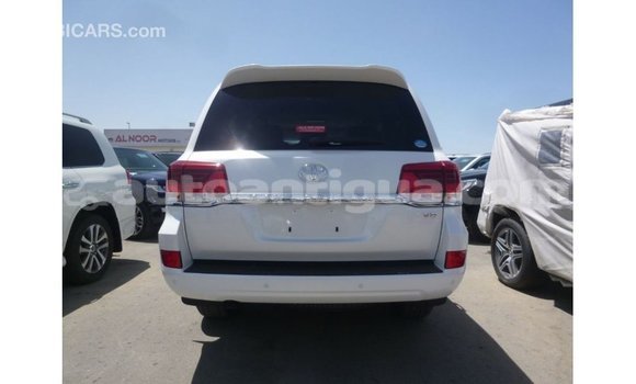 Buy Import Toyota Land Cruiser White Car in Import - Dubai in Antigua Buy Import Toyota Land Cruiser White Car in Import - Dubai in Antigua