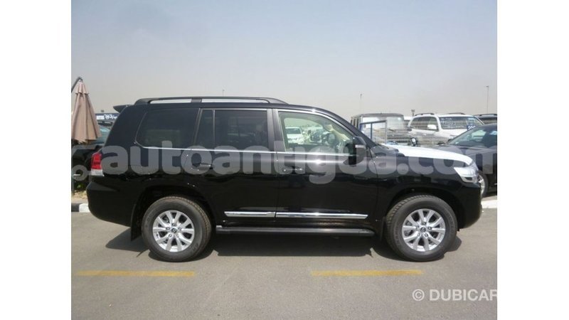 Big with watermark toyota land cruiser antigua import dubai 2317