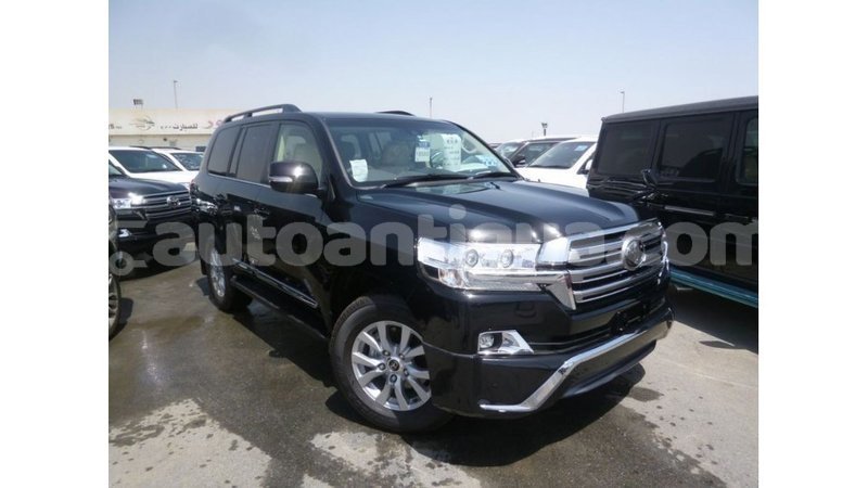 Big with watermark toyota land cruiser antigua import dubai 2320