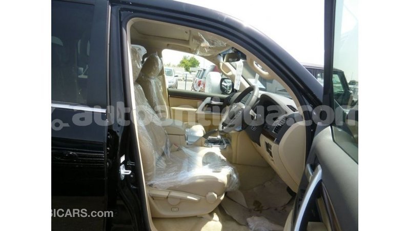 Big with watermark toyota land cruiser antigua import dubai 2320