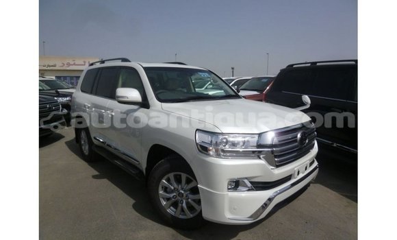 Buy Import Toyota Land Cruiser White Car in Import - Dubai in Antigua Buy Import Toyota Land Cruiser White Car in Import - Dubai in Antigua