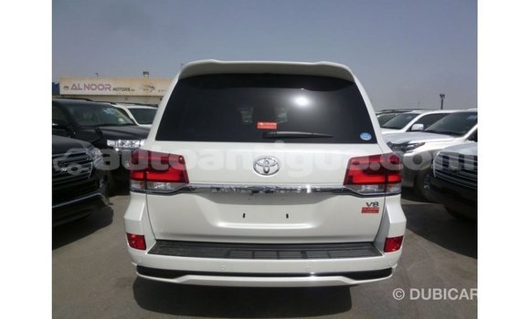 Buy Import Toyota Land Cruiser White Car in Import - Dubai in Antigua Buy Import Toyota Land Cruiser White Car in Import - Dubai in Antigua
