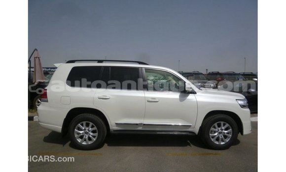 Buy Import Toyota Land Cruiser White Car in Import - Dubai in Antigua Buy Import Toyota Land Cruiser White Car in Import - Dubai in Antigua