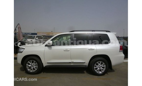 Buy Import Toyota Land Cruiser White Car in Import - Dubai in Antigua Buy Import Toyota Land Cruiser White Car in Import - Dubai in Antigua