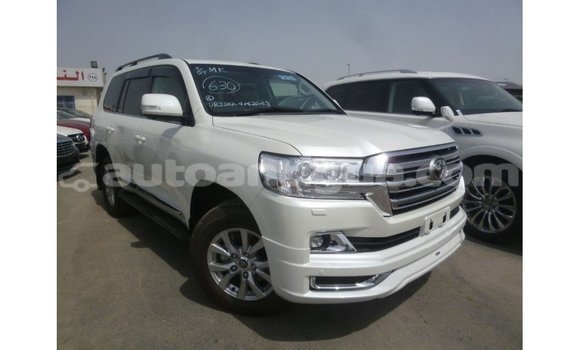 Buy Import Toyota Land Cruiser White Car in Import - Dubai in Antigua Buy Import Toyota Land Cruiser White Car in Import - Dubai in Antigua