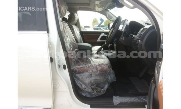 Buy Import Toyota Land Cruiser White Car in Import - Dubai in Antigua Buy Import Toyota Land Cruiser White Car in Import - Dubai in Antigua