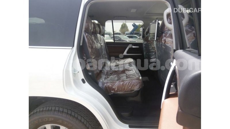 Big with watermark toyota land cruiser antigua import dubai 2333