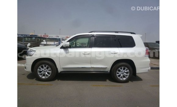 Buy Import Toyota Land Cruiser White Car in Import - Dubai in Antigua Buy Import Toyota Land Cruiser White Car in Import - Dubai in Antigua