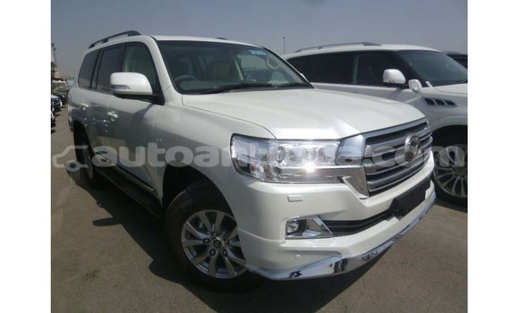Buy Import Toyota Land Cruiser White Car in Import - Dubai in Antigua Buy Import Toyota Land Cruiser White Car in Import - Dubai in Antigua