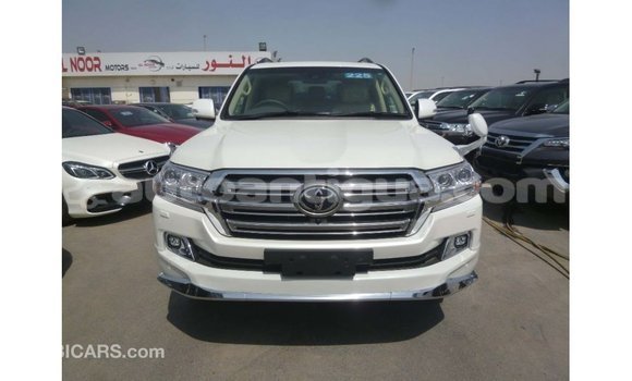 Buy Import Toyota Land Cruiser White Car in Import - Dubai in Antigua Buy Import Toyota Land Cruiser White Car in Import - Dubai in Antigua