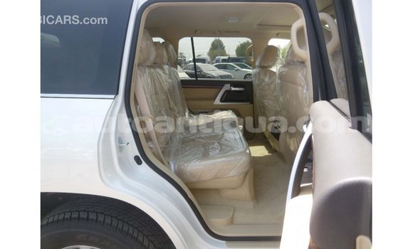 Buy Import Toyota Land Cruiser White Car in Import - Dubai in Antigua Buy Import Toyota Land Cruiser White Car in Import - Dubai in Antigua