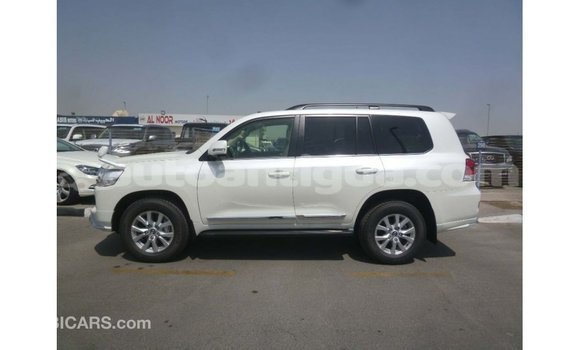 Buy Import Toyota Land Cruiser White Car in Import - Dubai in Antigua Buy Import Toyota Land Cruiser White Car in Import - Dubai in Antigua