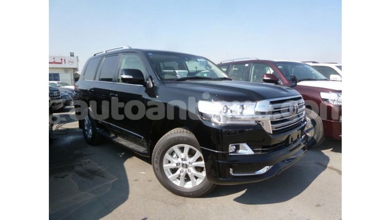 Big with watermark toyota land cruiser antigua import dubai 2336