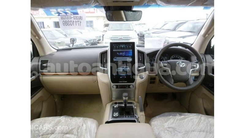 Big with watermark toyota land cruiser antigua import dubai 2336