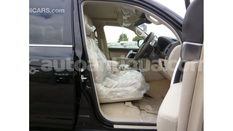 Big with watermark toyota land cruiser antigua import dubai 2336