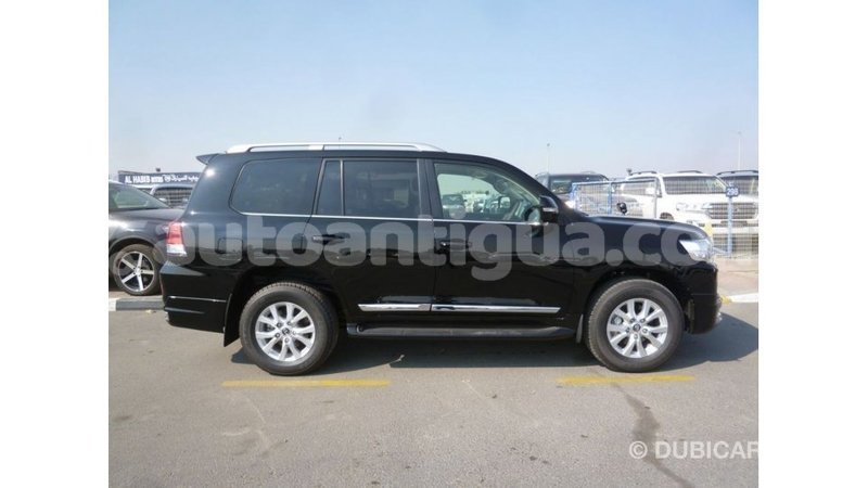 Big with watermark toyota land cruiser antigua import dubai 2336