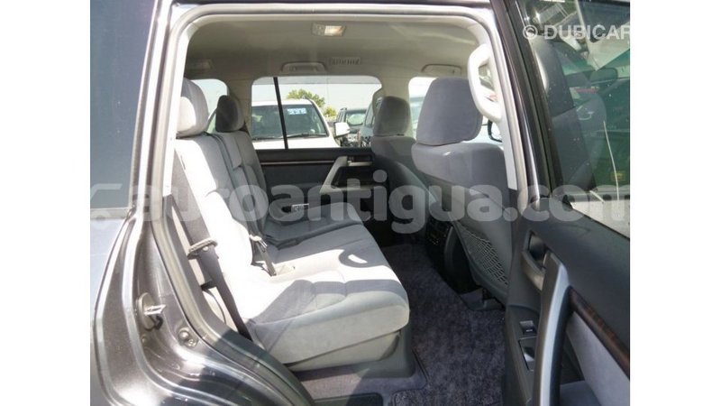 Big with watermark toyota land cruiser antigua import dubai 2339