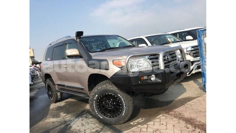 Big with watermark toyota land cruiser antigua import dubai 2352