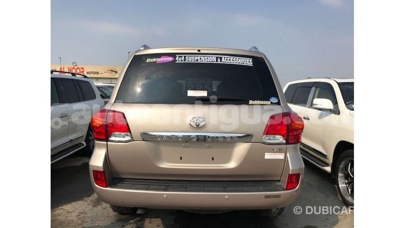 Big with watermark toyota land cruiser antigua import dubai 2352
