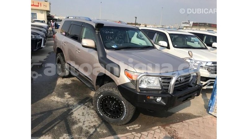 Big with watermark toyota land cruiser antigua import dubai 2352