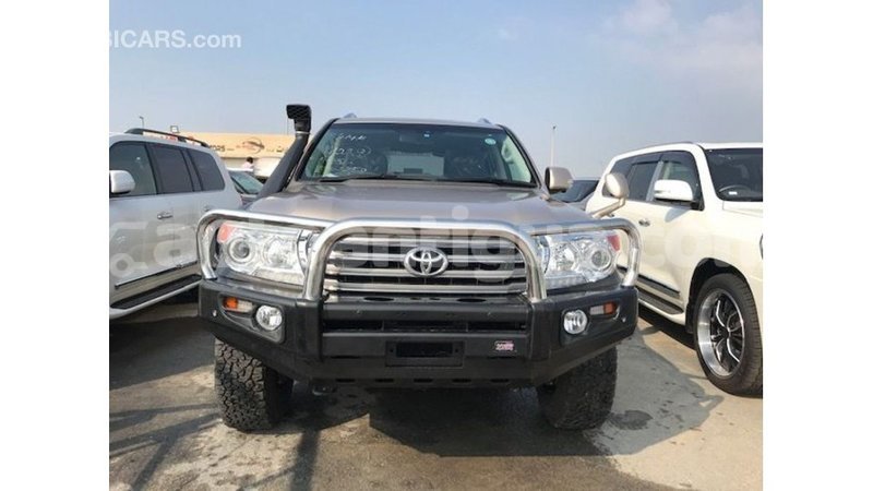 Big with watermark toyota land cruiser antigua import dubai 2352