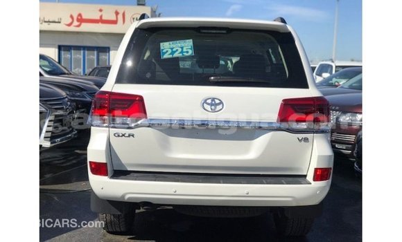 Buy Import Toyota Land Cruiser White Car in Import - Dubai in Antigua Buy Import Toyota Land Cruiser White Car in Import - Dubai in Antigua