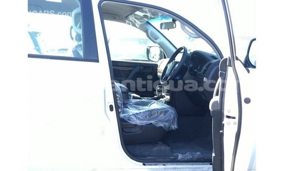 Buy Import Toyota Land Cruiser White Car in Import - Dubai in Antigua Buy Import Toyota Land Cruiser White Car in Import - Dubai in Antigua
