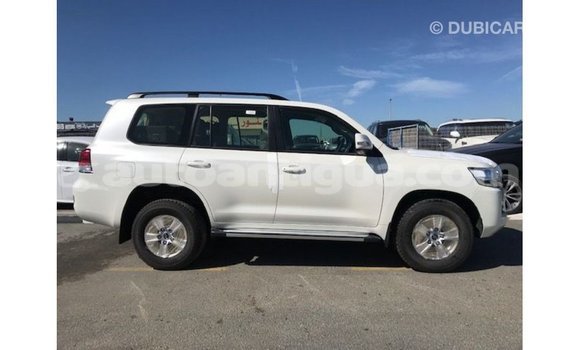 Buy Import Toyota Land Cruiser White Car in Import - Dubai in Antigua Buy Import Toyota Land Cruiser White Car in Import - Dubai in Antigua