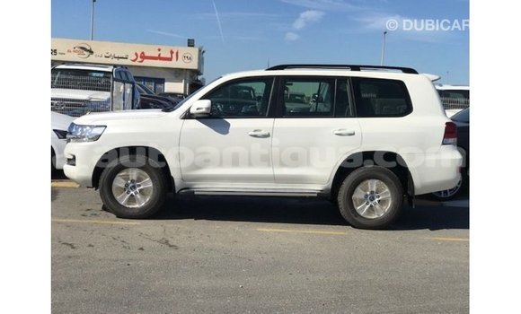 Buy Import Toyota Land Cruiser White Car in Import - Dubai in Antigua Buy Import Toyota Land Cruiser White Car in Import - Dubai in Antigua